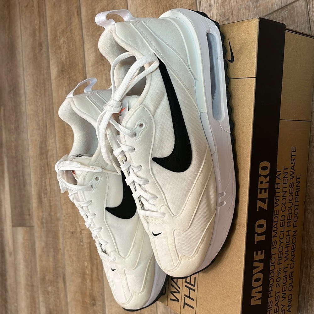 Nike Air Max Dawn Sneakers